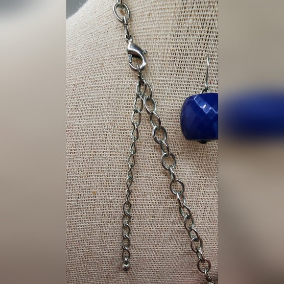 Cobalt Blue Diamond Cut Wood Bead Necklace with Matching Earings - Picture 3 of 4